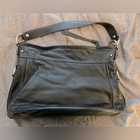 Coach Handbags - Vintage 2000s Y2K Authentic Black Leather Hobo Style Coach Bag